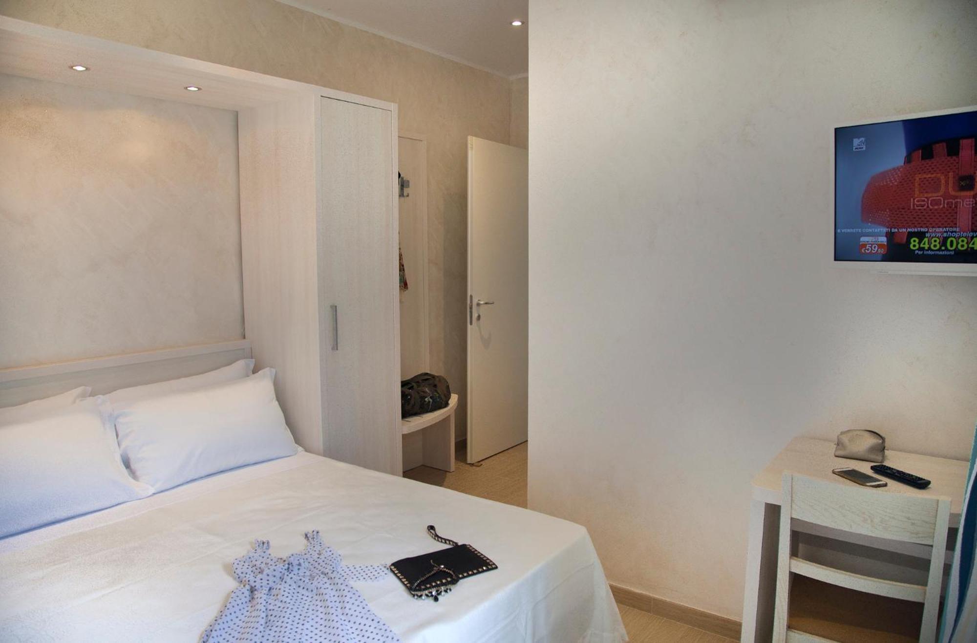 Hotel Residence Maria Grazia Rimini Exteriör bild