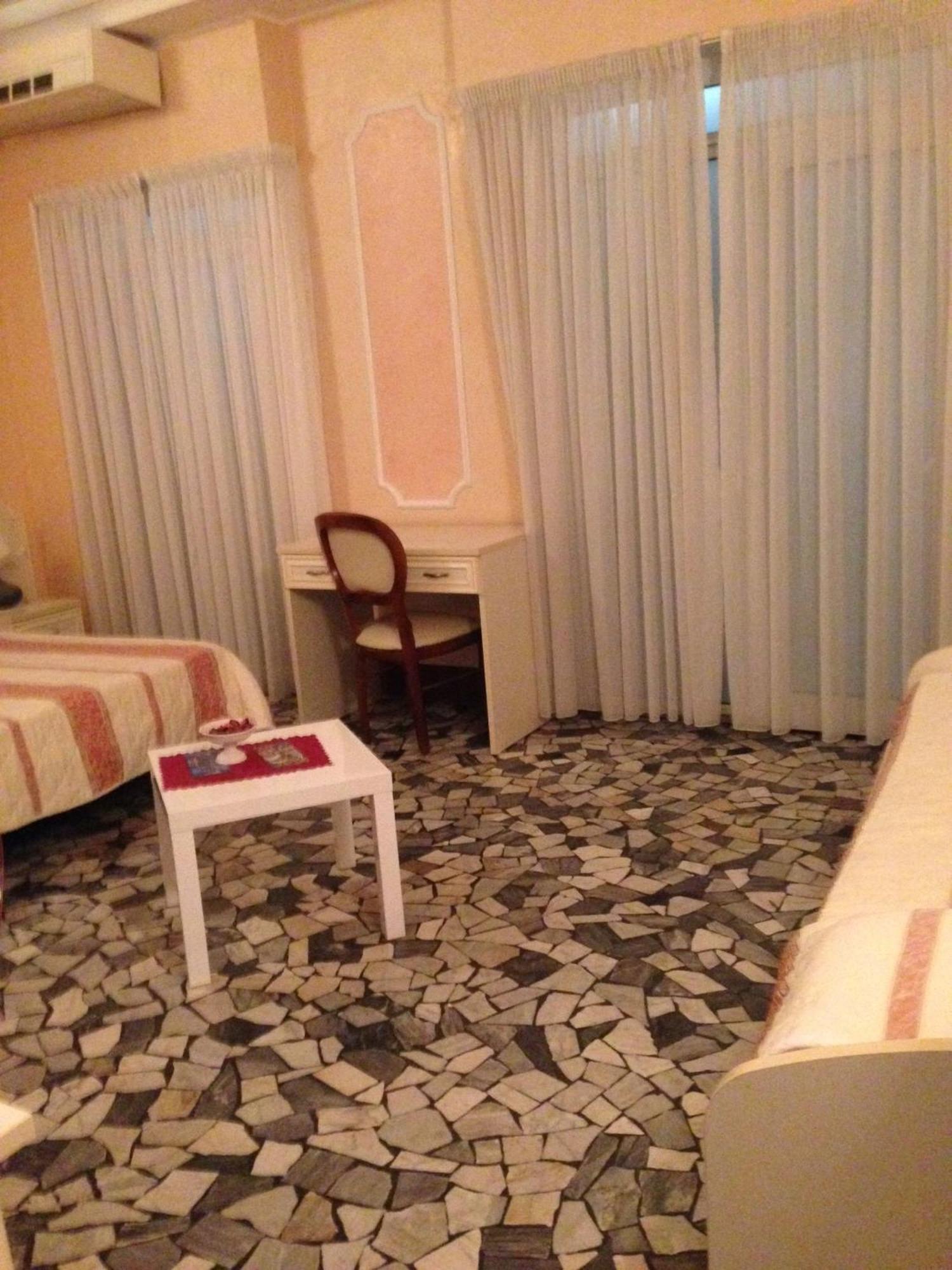 Hotel Residence Maria Grazia Rimini Rum bild